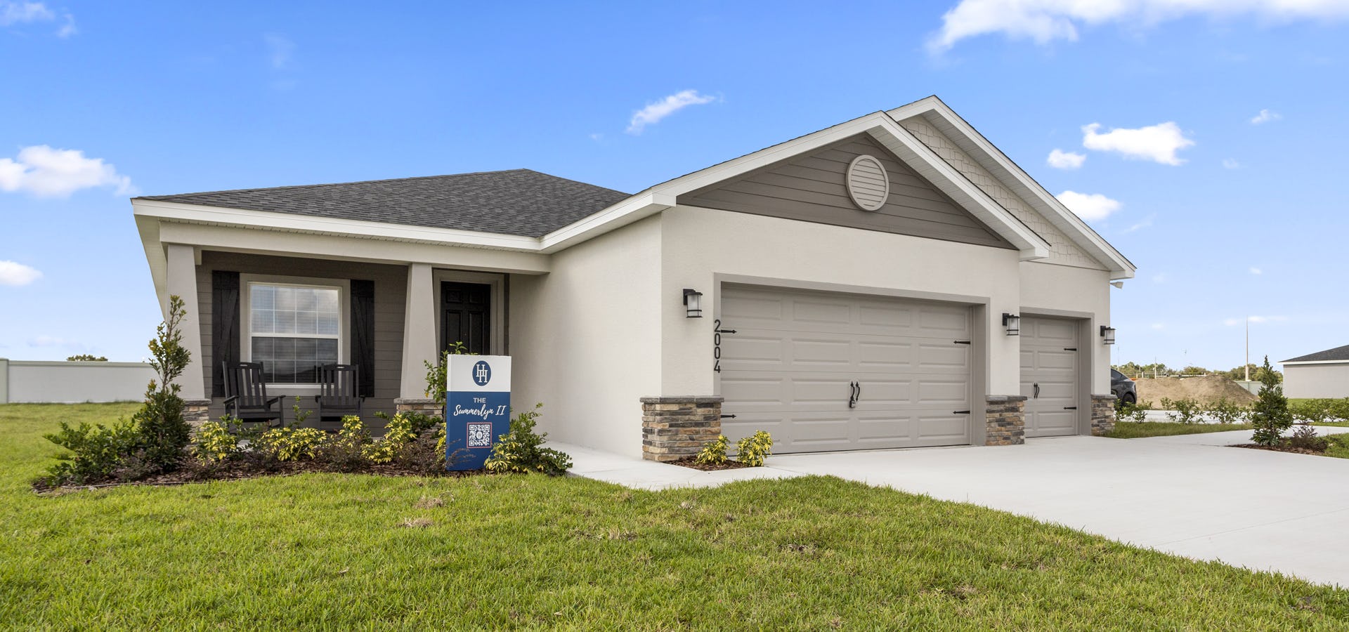 Exterior of the Summerlyn II by Highland Homes in Marion Oaks