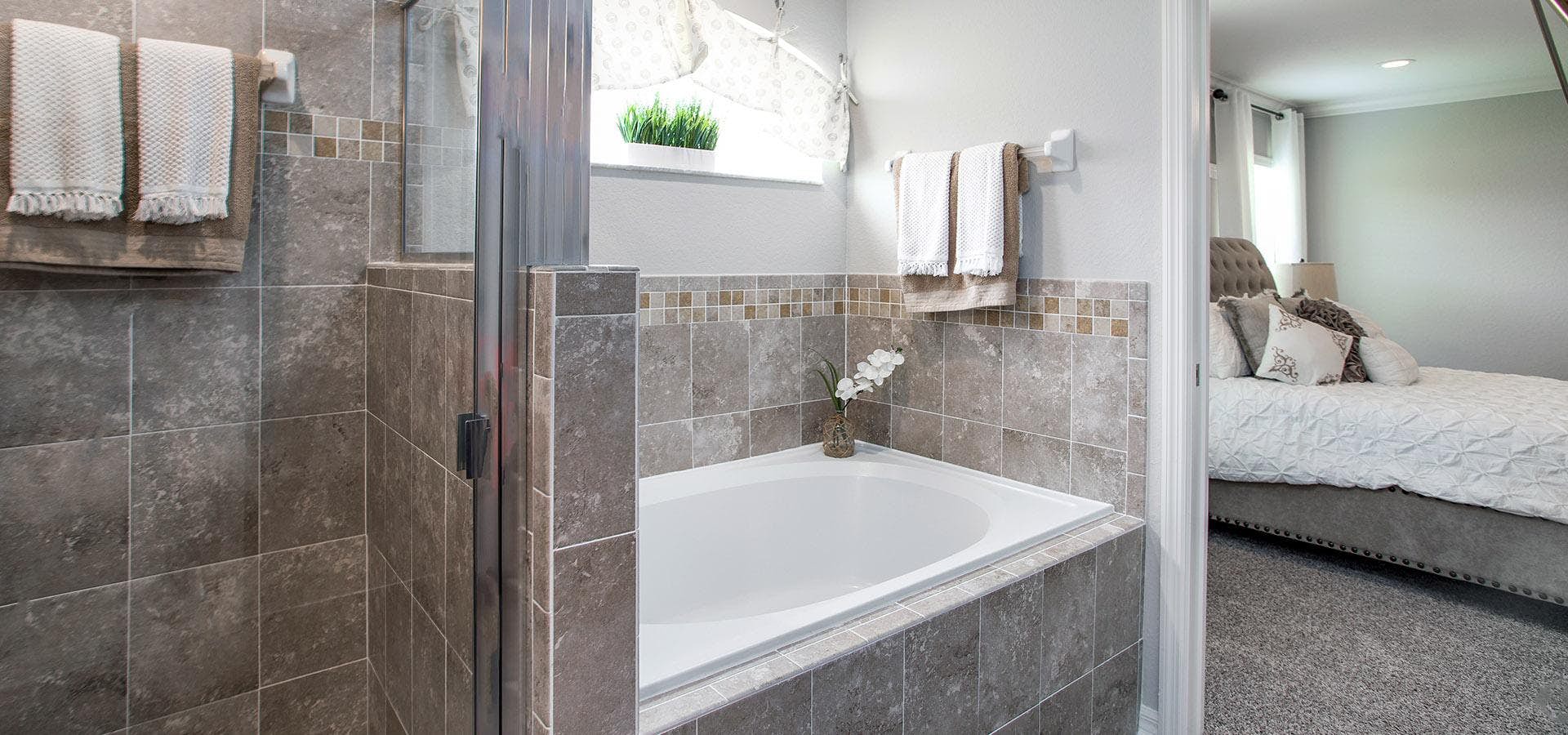 Spa-like tub in owner's en-suite bathroom