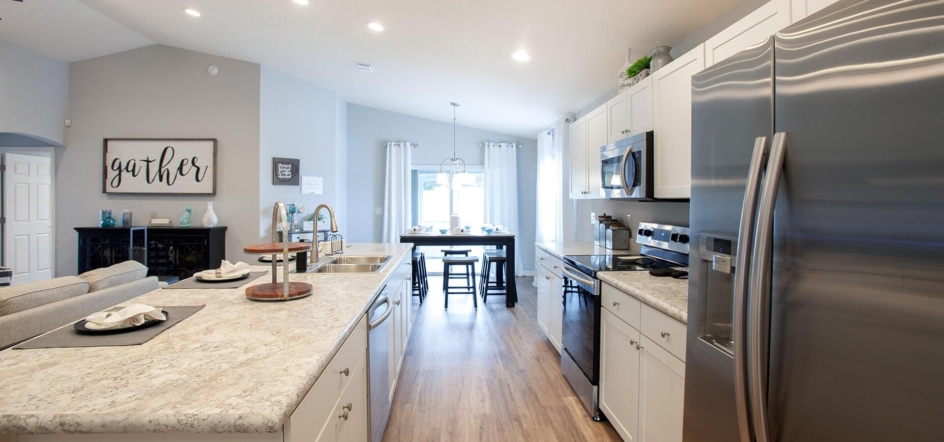 Kitchen with eat-in dining room in Parker, Florida