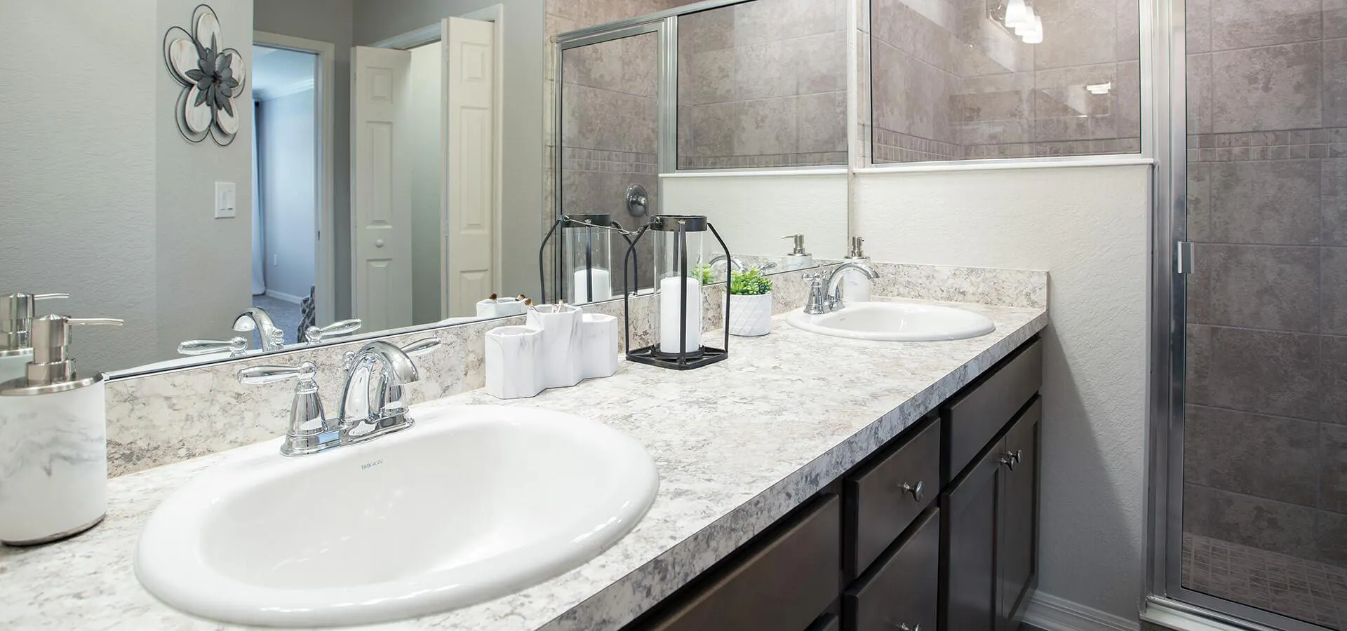 Serendipity Model Owner's Bath