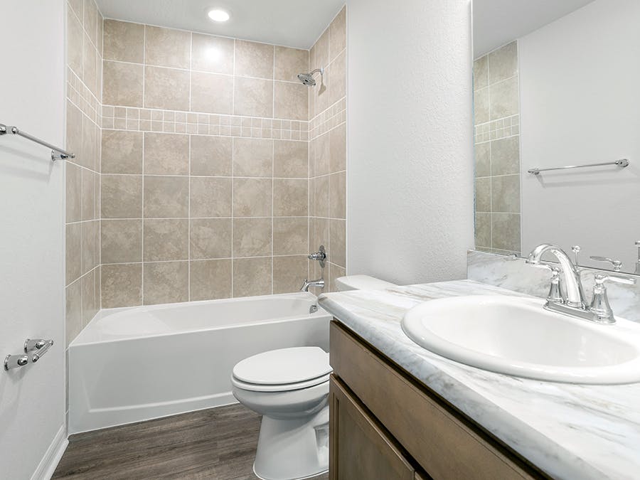 Amaryllis - Hall Bath