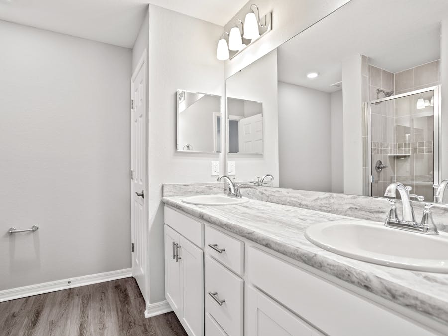 Room Amaryllis - Owner's Bath Page