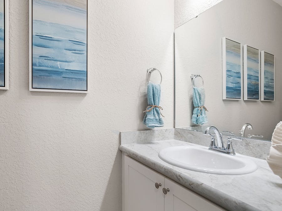 Room Aubrey - Powder Room Page