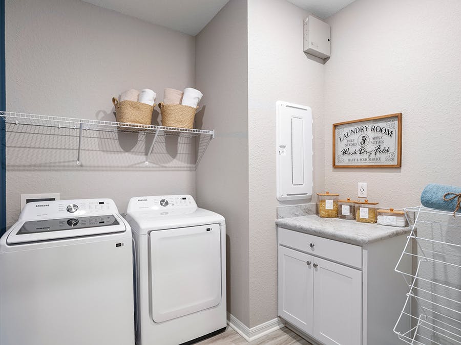 Room Aubrey - Laundry Room with Drop Zone Page