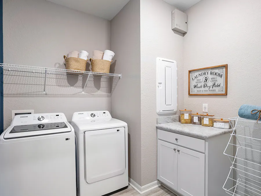 Room Aubrey - Laundry Room with Drop Zone Page