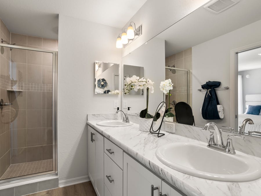 Room Catalina - Owner's Bath Page