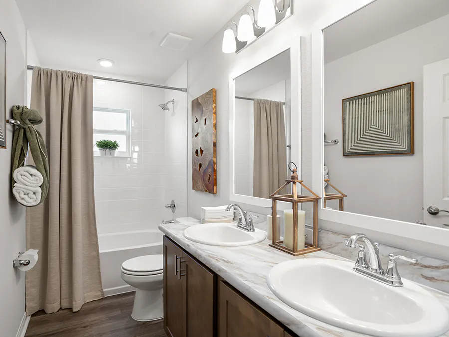 Room Serendipity - Hall Bath Page