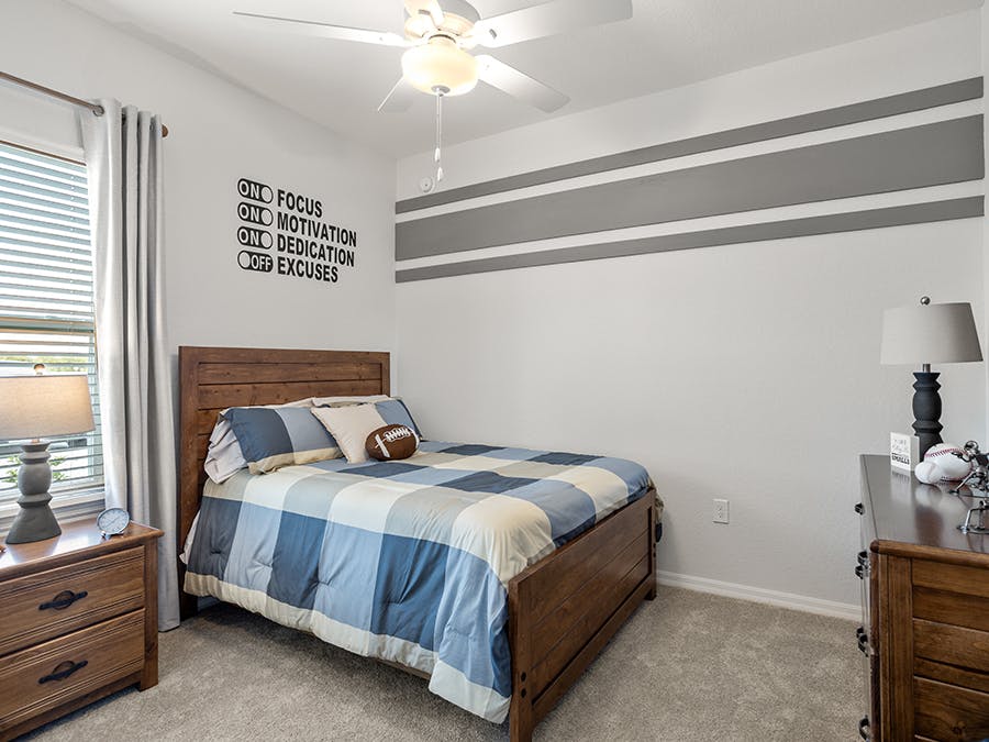 Room Summerlyn II - Bedroom 4 Page