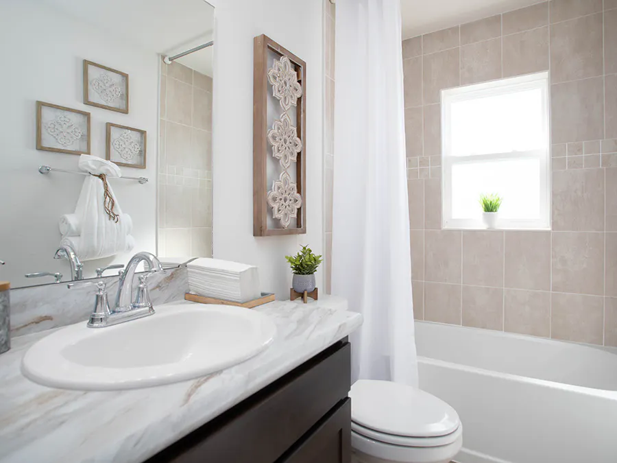 Raychel - Hall Bath