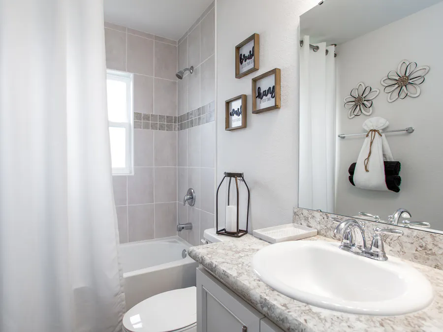 Raychel - Hall Bath