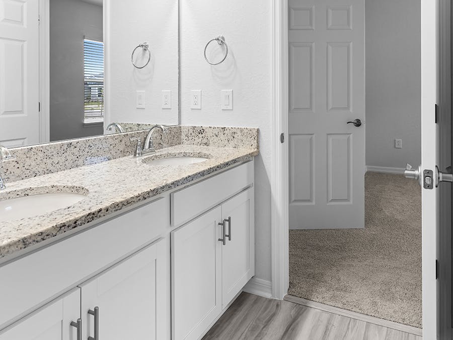 Shelby - Jack-and-Jill Bath