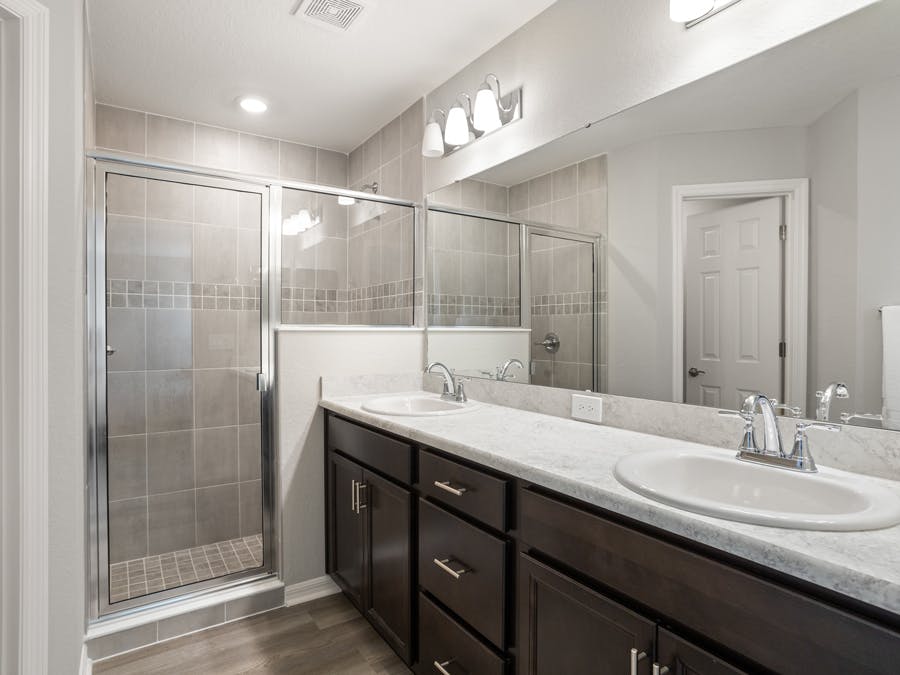 Peyton - Owner's Bath