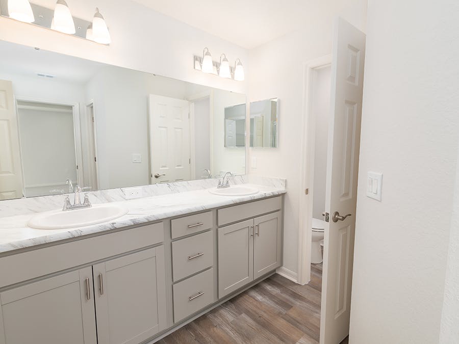 Serendipity - Owner's Bath