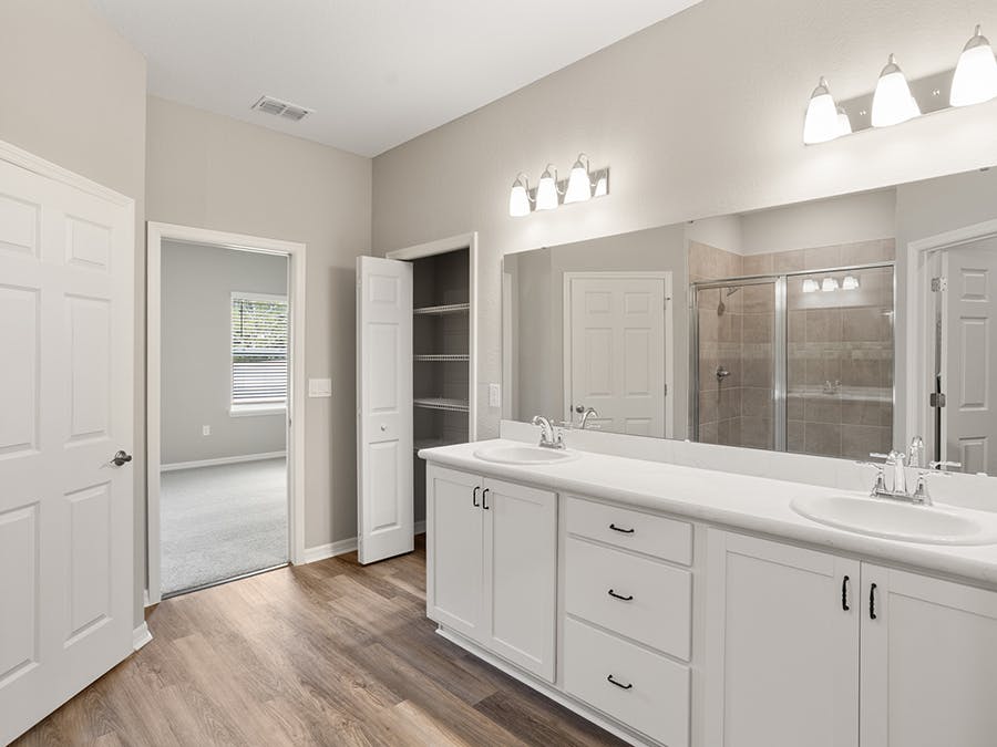 Room Aubrey-Owner's Suite Bath Page