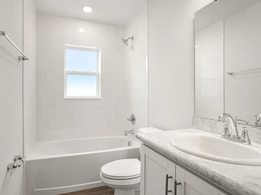 Room Raychel - Hall Bath Page