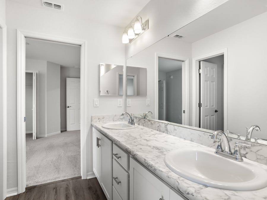 Room Seabrooke II - Jack-and-Jill Bath Page