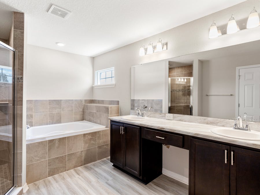 Ryleigh - Owner's Bath