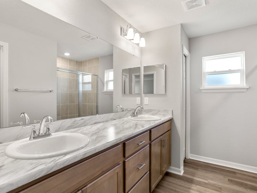 Begonia - Owner's Bath