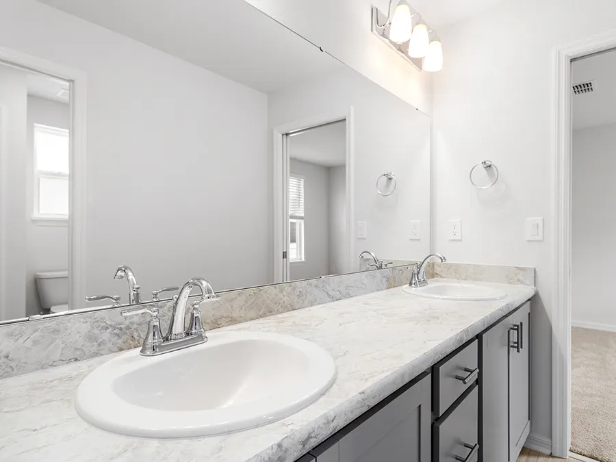 Seabrooke II - Jack-and-Jill Bath
