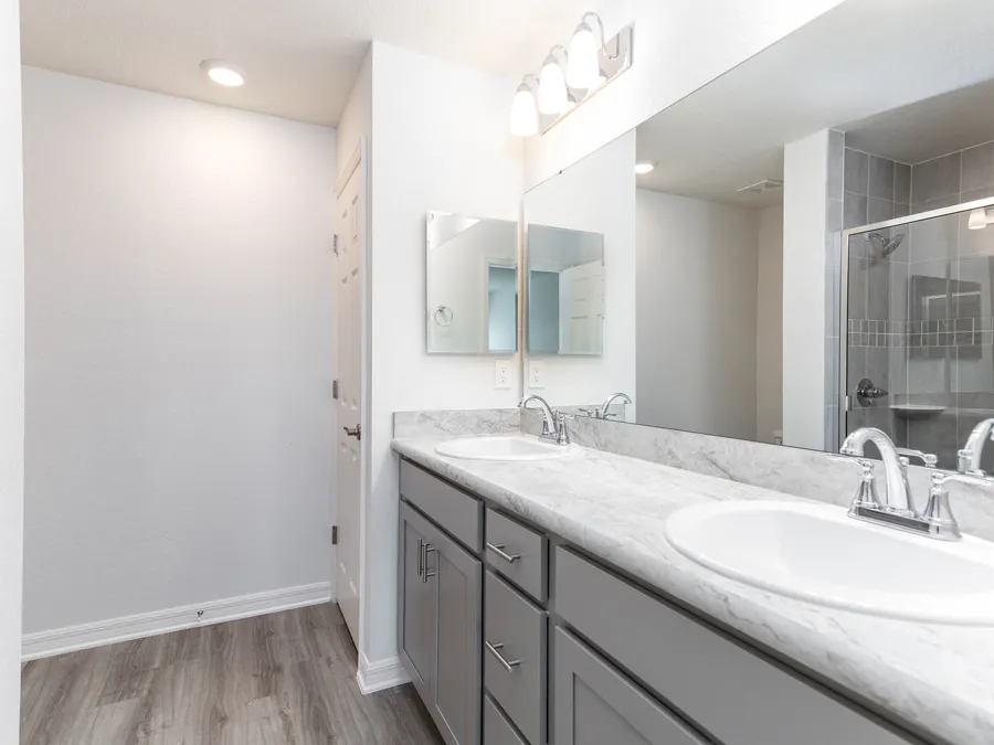 Room Amaryllis - Owner's Bath Page