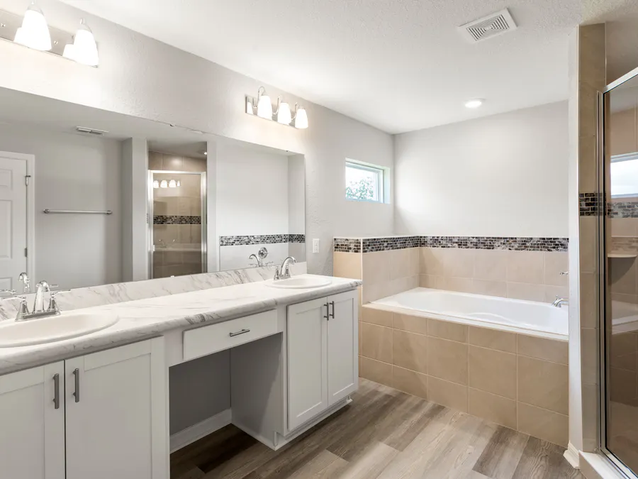 Room Ryleigh - Owner's Bath Page