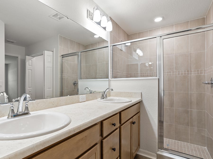 Serendipity - Owner's Bath