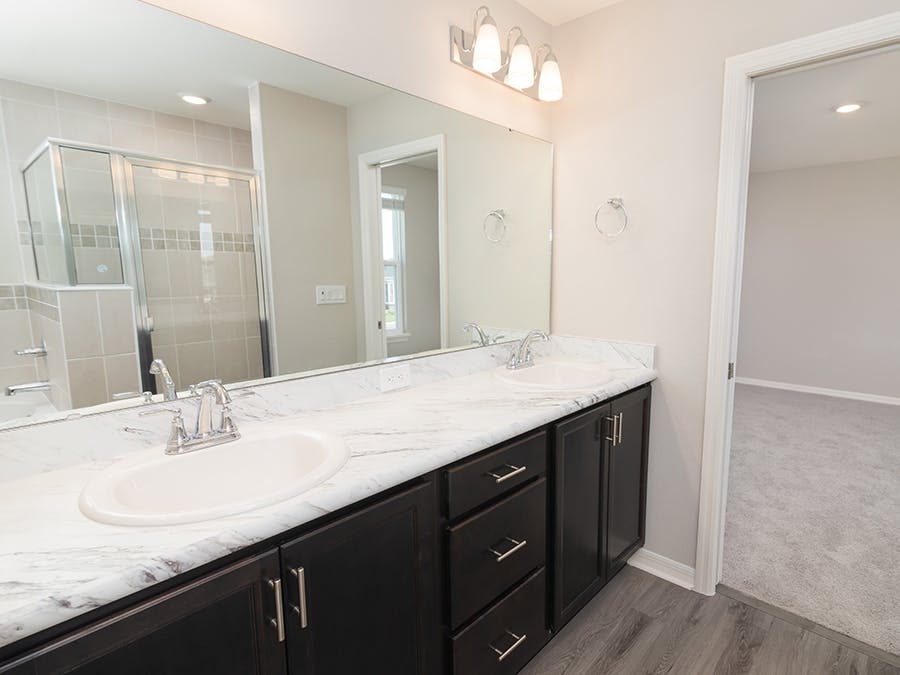 Room Sydney II - Owner's Bath Page