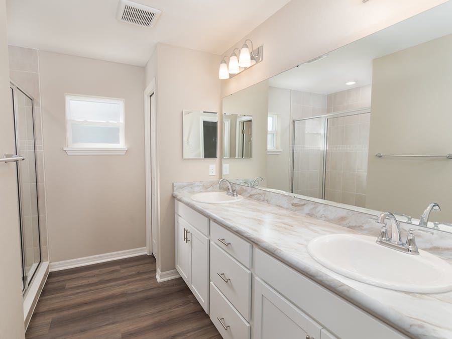 Begonia - Owner's Bath