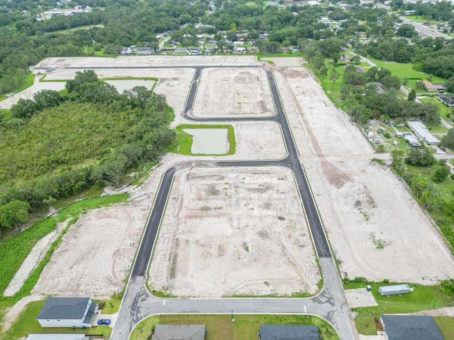 Now Building New Homes in Mulberry, FL at Bridgeport Lakes